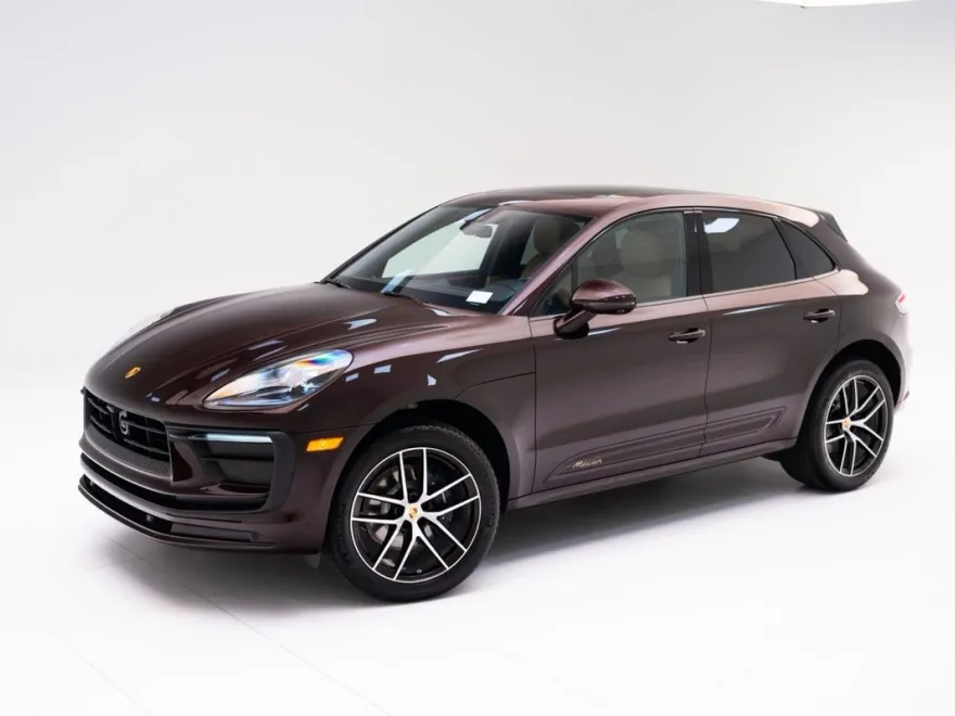 2025 Porsche Macan T photo 1