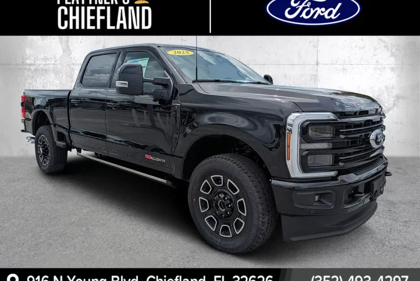 2025 Ford F-250 Platinum photo 1
