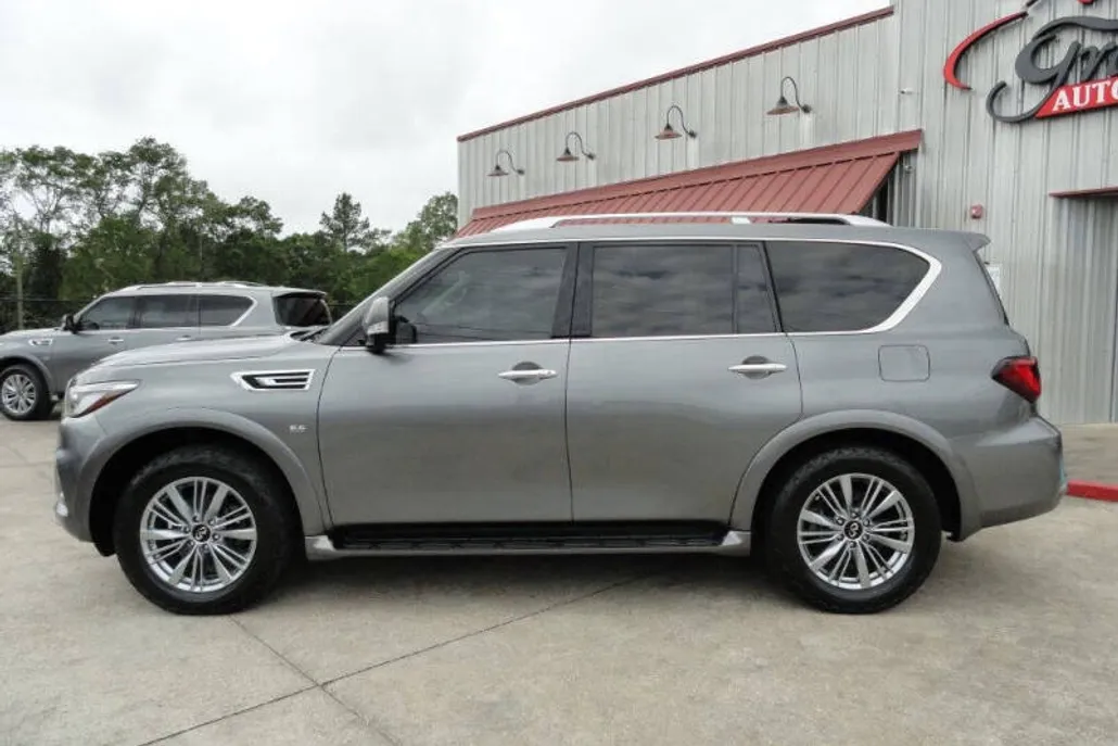 2019 Infiniti QX80 Luxe photo 1