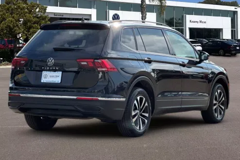 2022 Volkswagen Tiguan S photo 2
