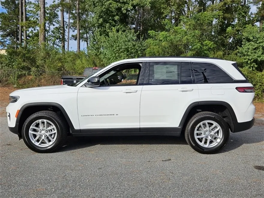 2025 Jeep Grand Cherokee Laredo X photo 1