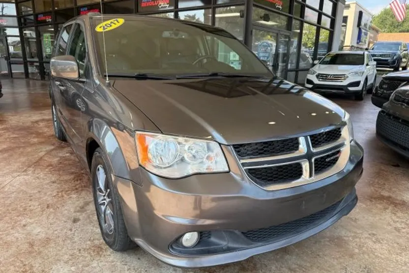 2017 Dodge Grand Caravan SXT photo 1