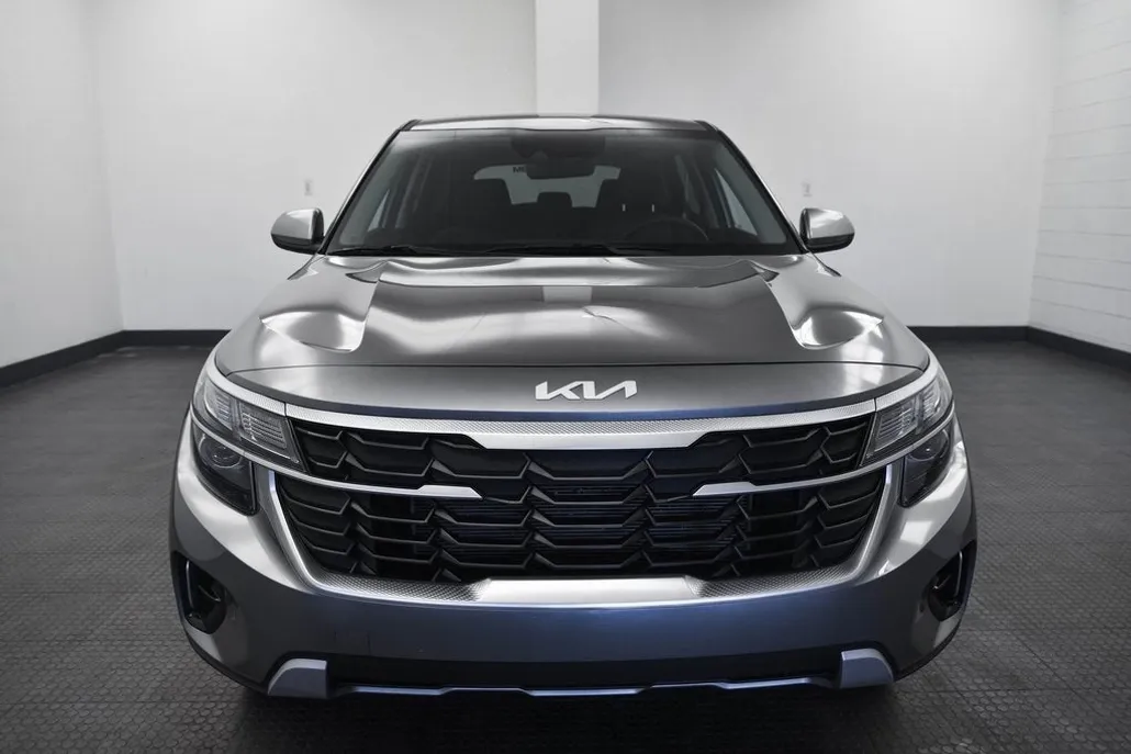 2024 Kia Seltos LX photo 1