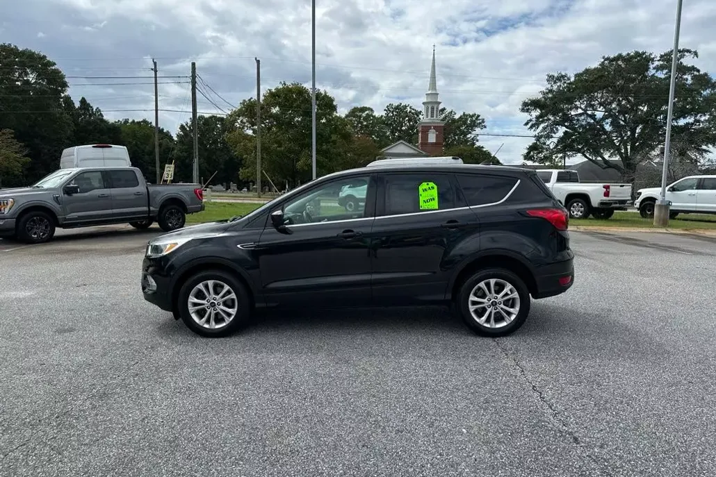 2019 Ford Escape SE photo 1