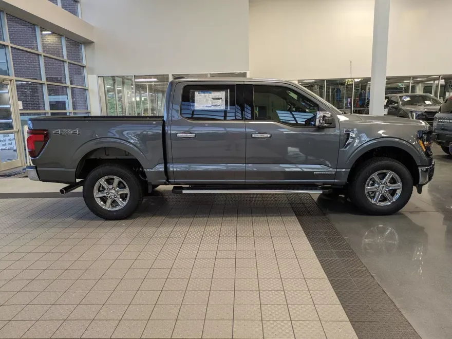 2025 Ford F-150 XLT photo 1