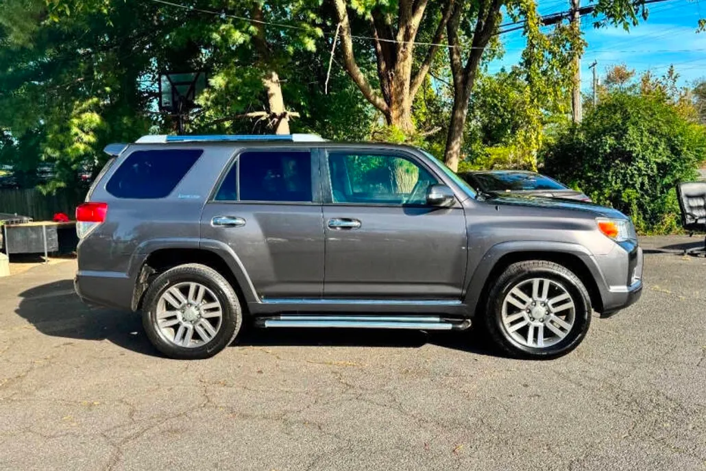 2013 Toyota 4Runner Limited photo 1