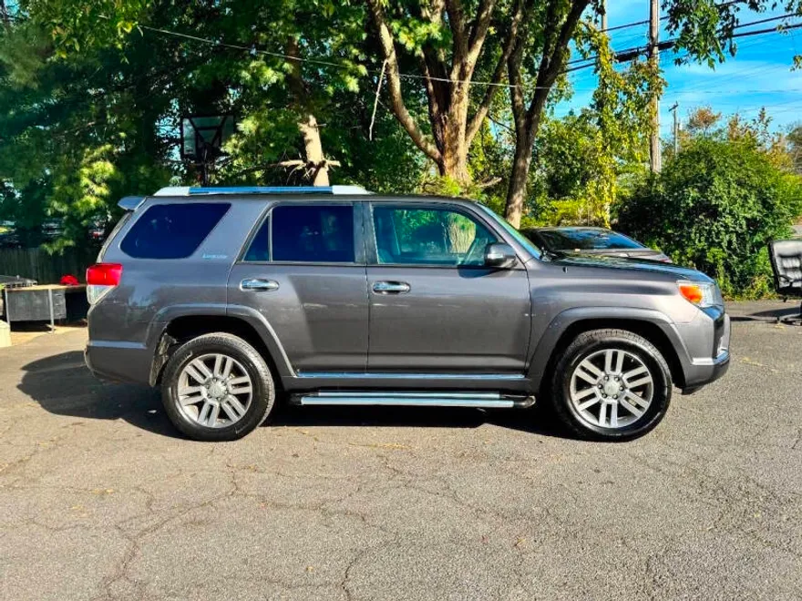 2013 Toyota 4Runner Limited photo 1
