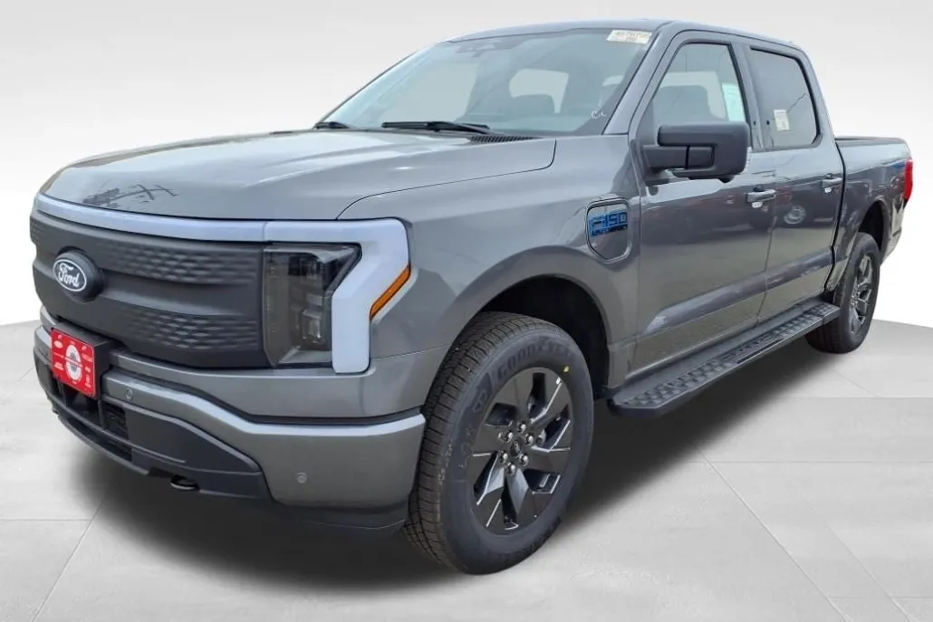 2025 Ford F-150 Lightning photo 1