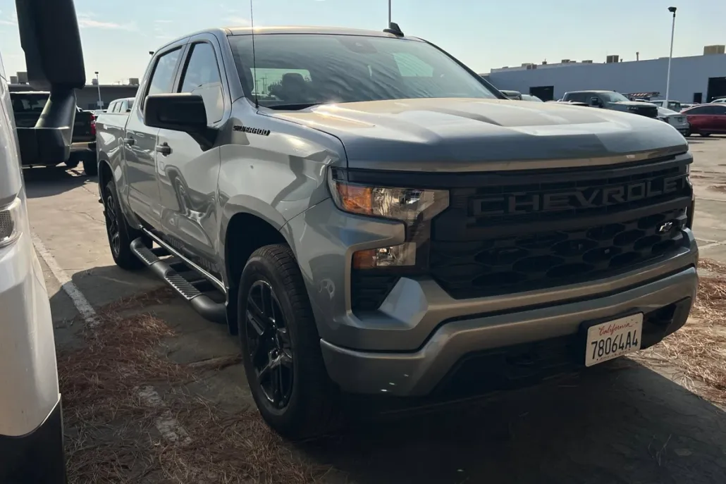 2024 Chevrolet Silverado 1500 Custom photo 1