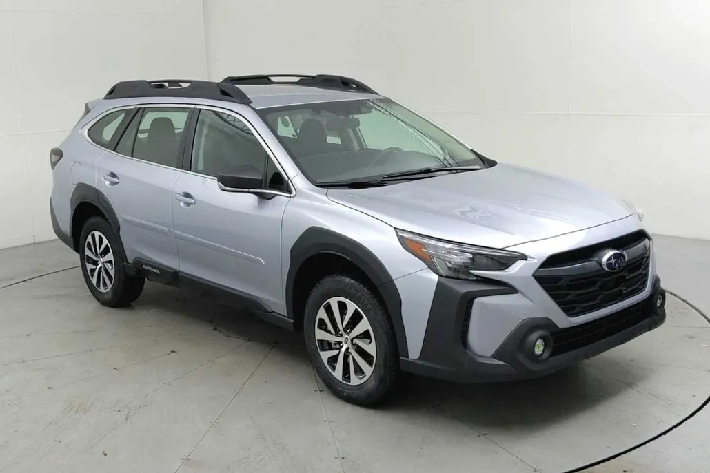2025 Subaru Outback Base photo 1