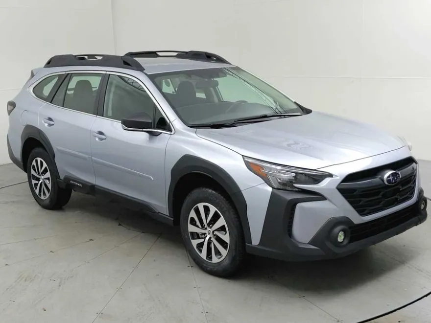 2025 Subaru Outback Base photo 1