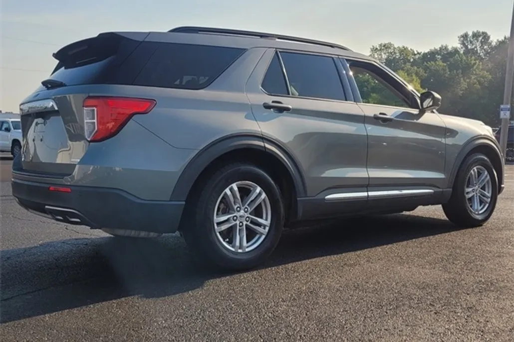 2020 Ford Explorer XLT photo 1