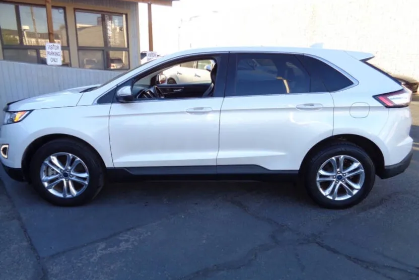 2016 Ford Edge SEL photo 1