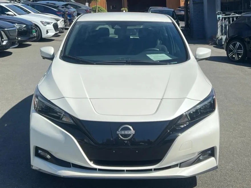 2024 Nissan Leaf SV Plus photo 1