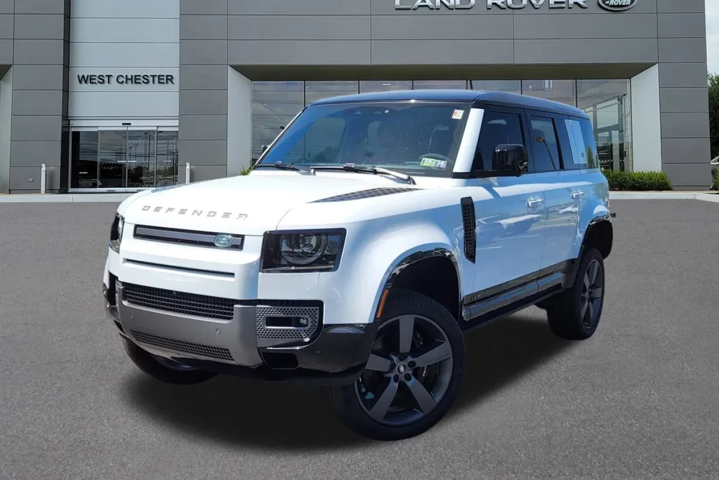 2023 Land Rover Defender 110 V8 photo 1
