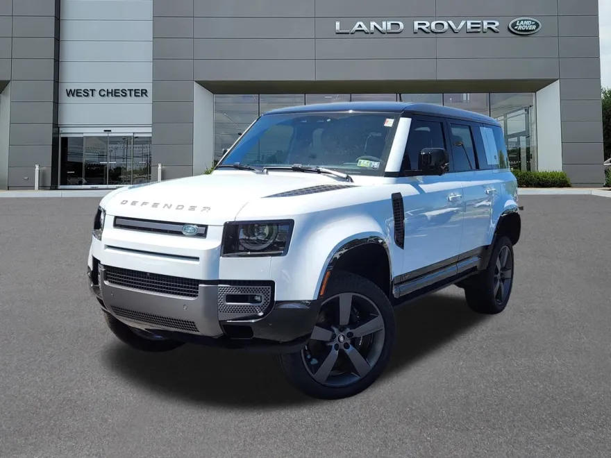2023 Land Rover Defender 110 V8 photo 1