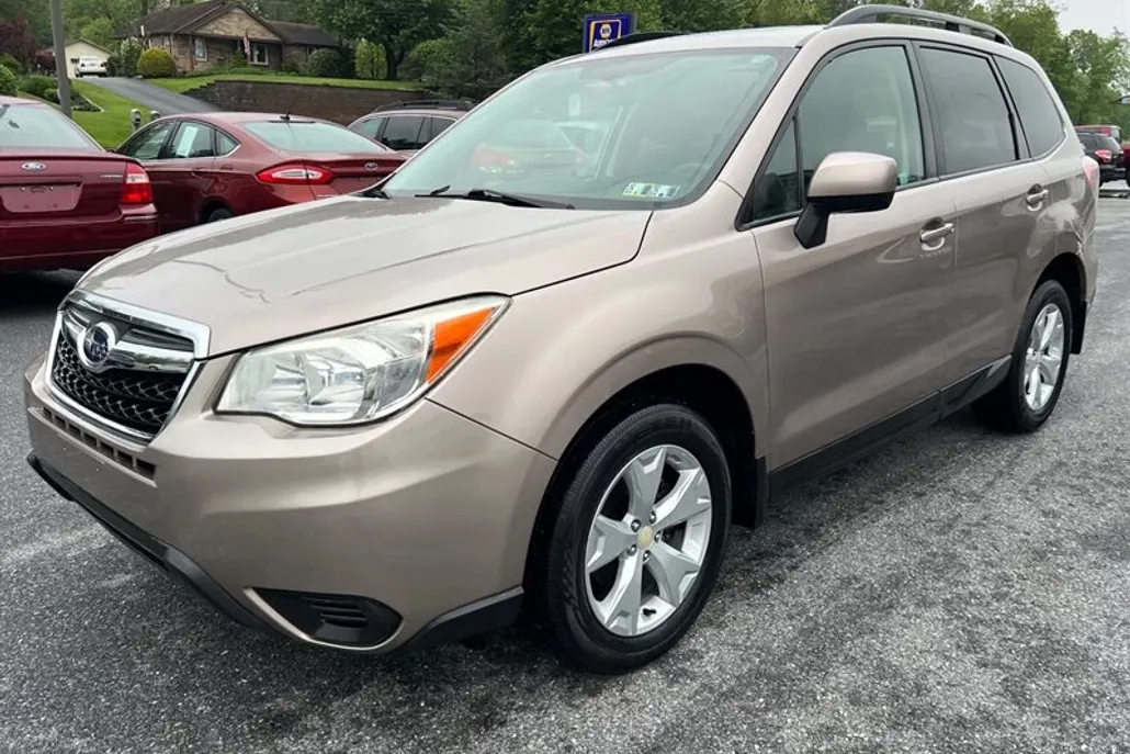2015 Subaru Forester 2.5i Premium photo 1