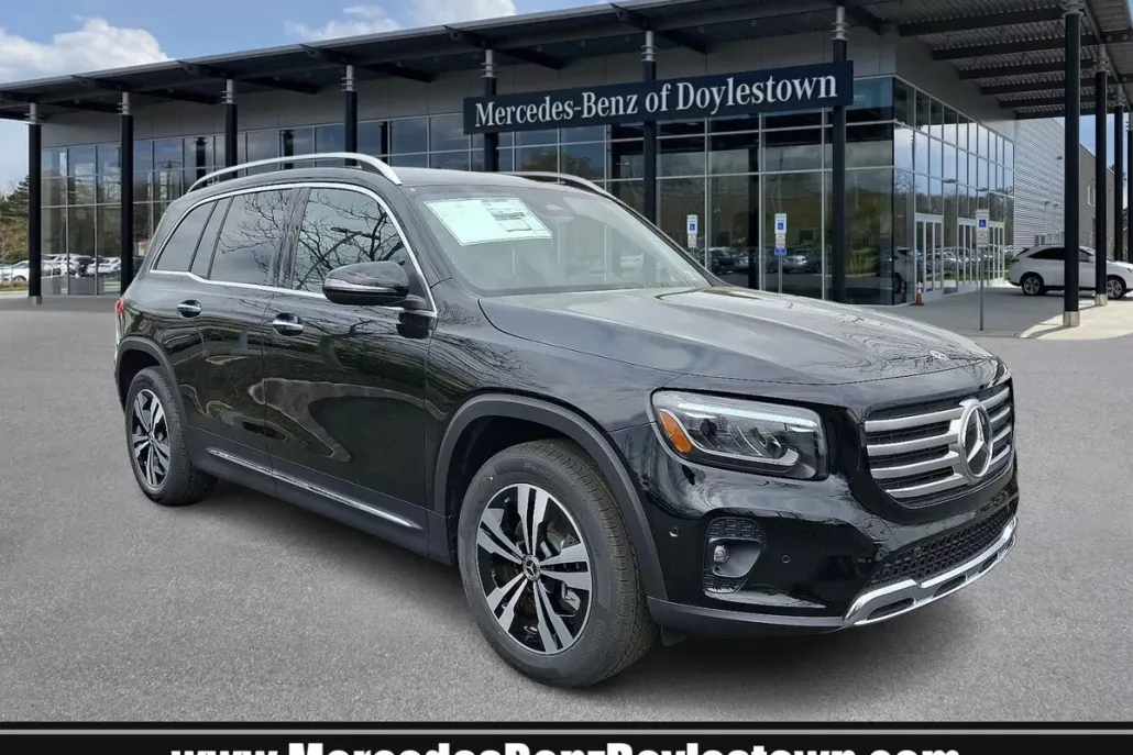 2025 Mercedes Benz GLB 250 4MATIC photo 1