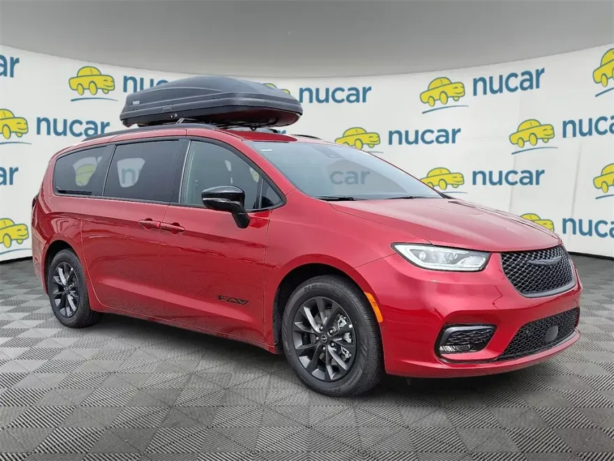 2026 Chrysler Pacifica Limited photo 2