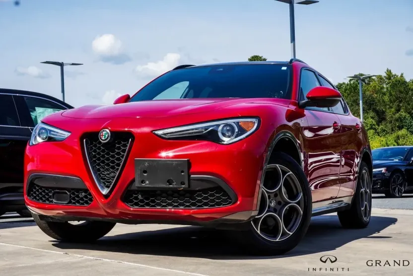 2022 Alfa Romeo Stelvio Ti photo 1
