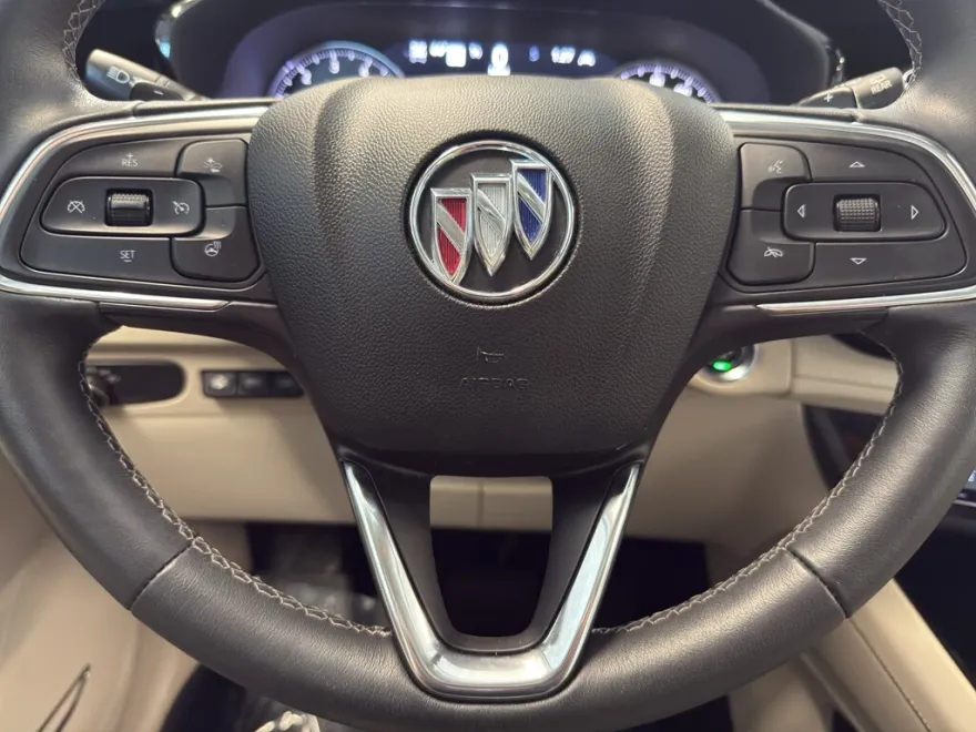 2022 Buick Envision Essence photo 1