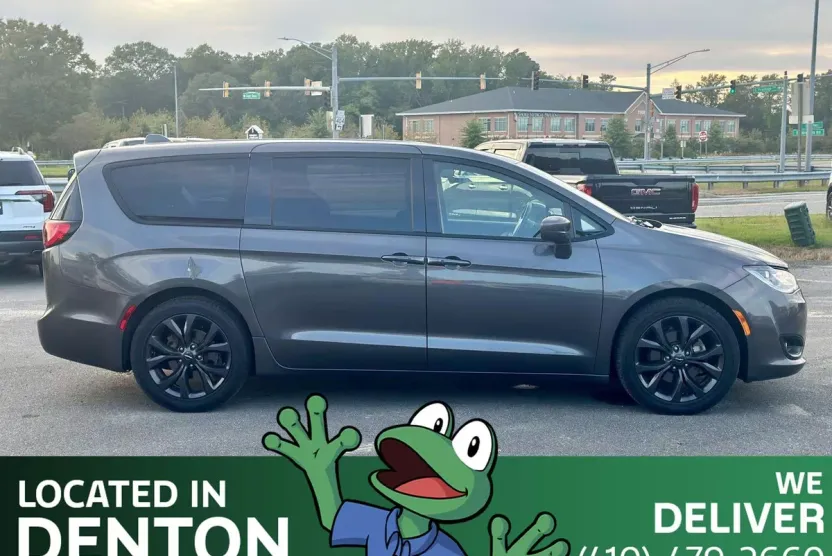 2018 Chrysler Pacifica Touring Plus photo 1