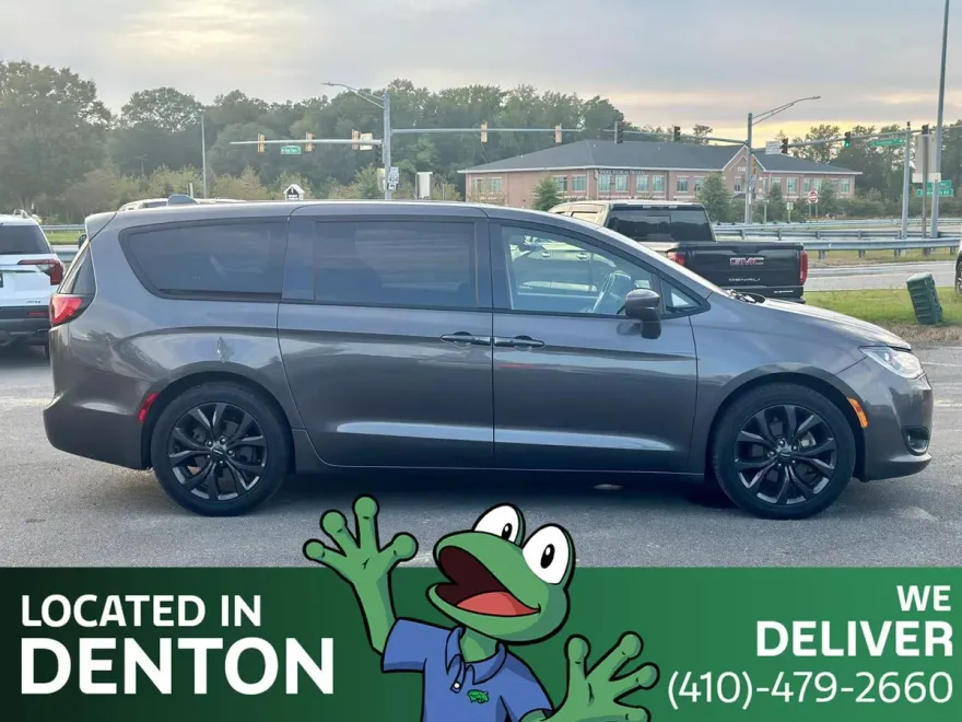 2018 Chrysler Pacifica Touring Plus photo 1