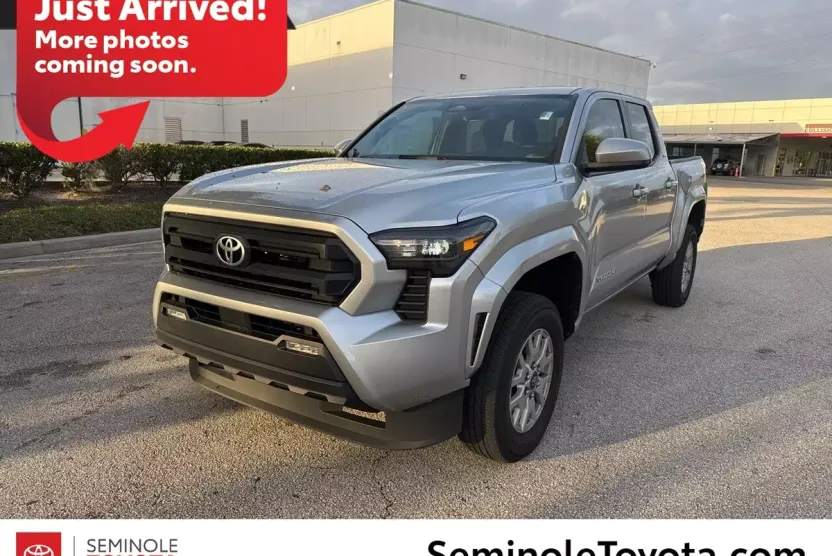 2024 Toyota Tacoma SR5 photo 1