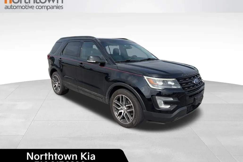 2017 Ford Explorer Sport photo 1