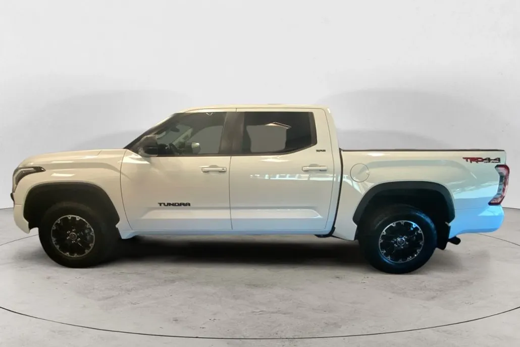 2024 Toyota Tundra SR5 CrewMax photo 1