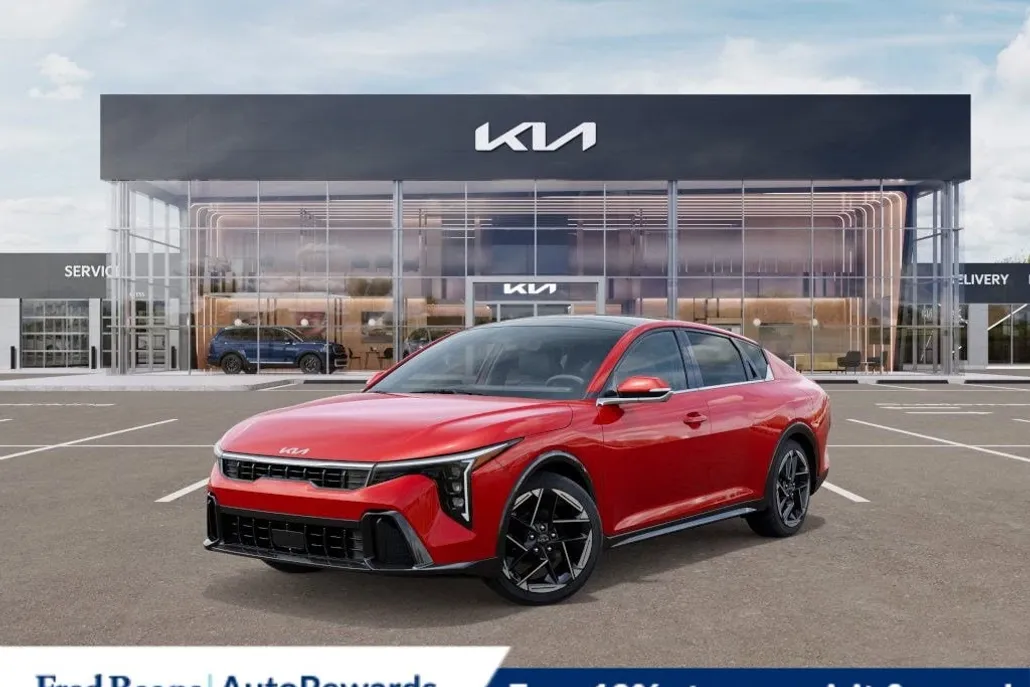 2025 Kia K4 GT-Line photo 1