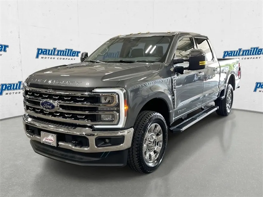 2025 Ford F-250 Lariat photo 1