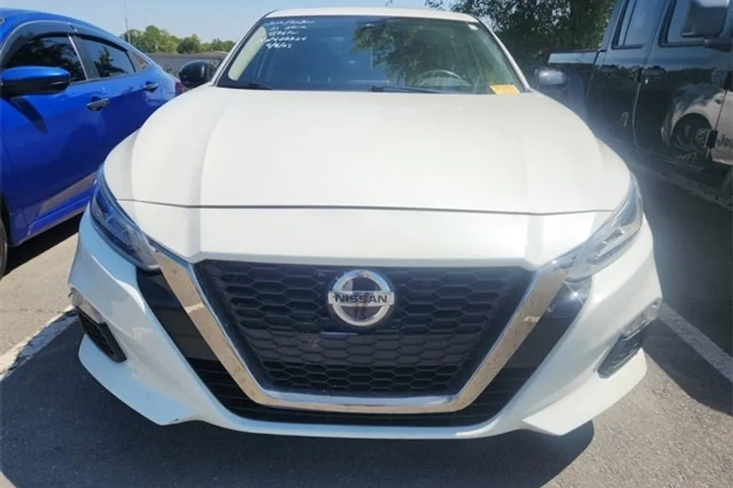 2021 Nissan Altima 2.5 SR photo 1
