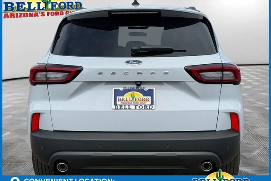 2025 Ford Escape ST-Line photo 1