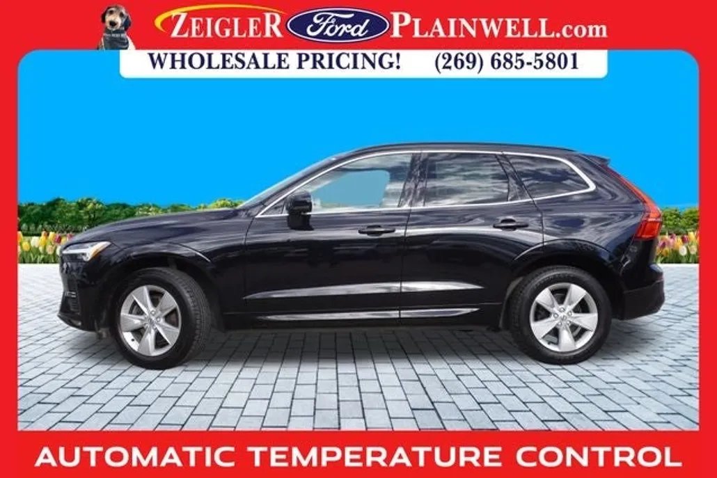 2022 Volvo XC60 B5 Momentum photo 1