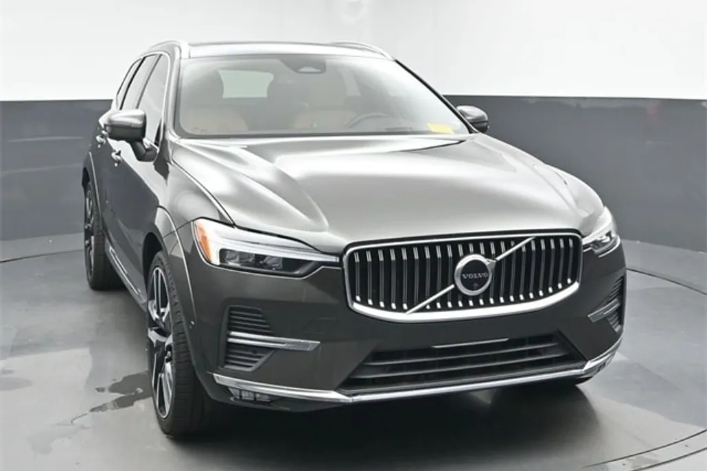 2022 Volvo XC60 Inscription photo 1