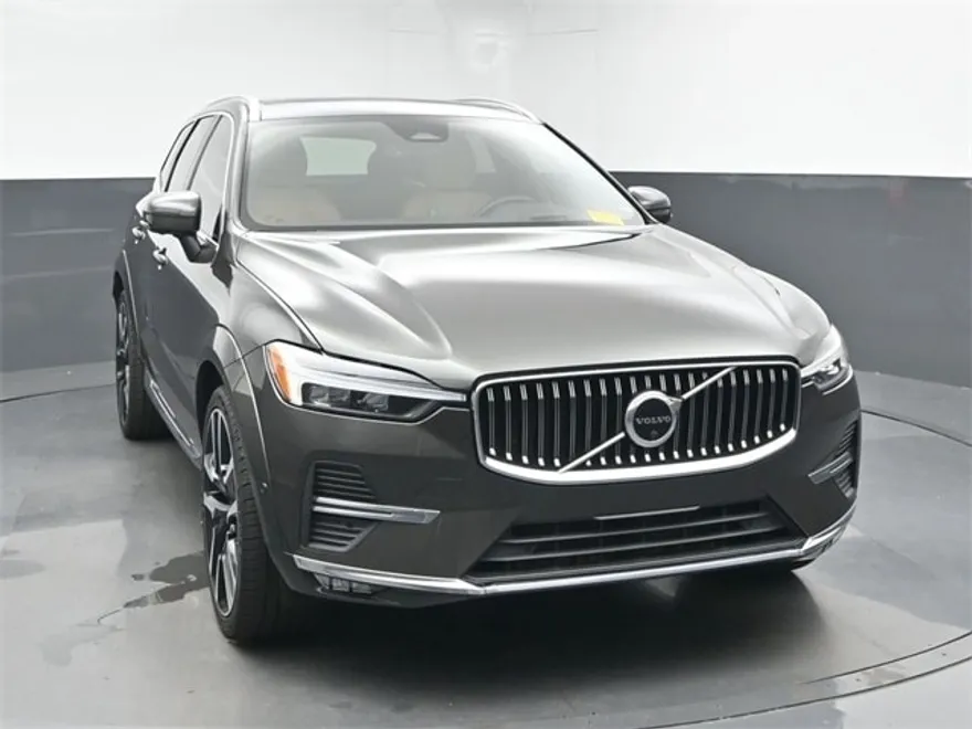 2022 Volvo XC60 Inscription photo 1