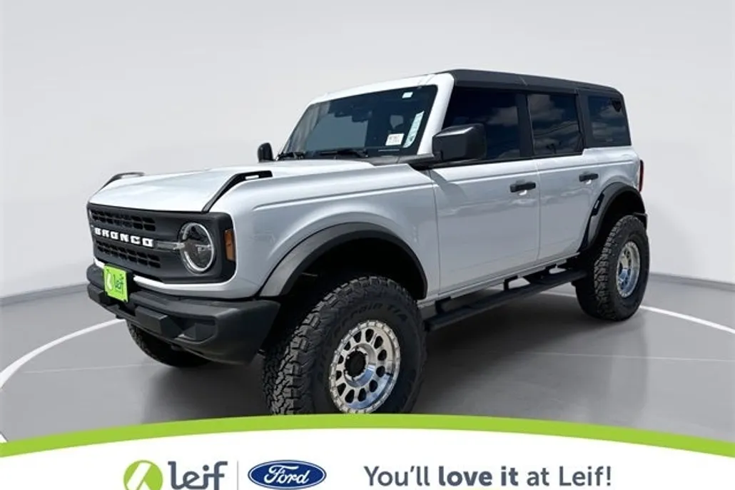 2025 Ford Bronco Base photo 1