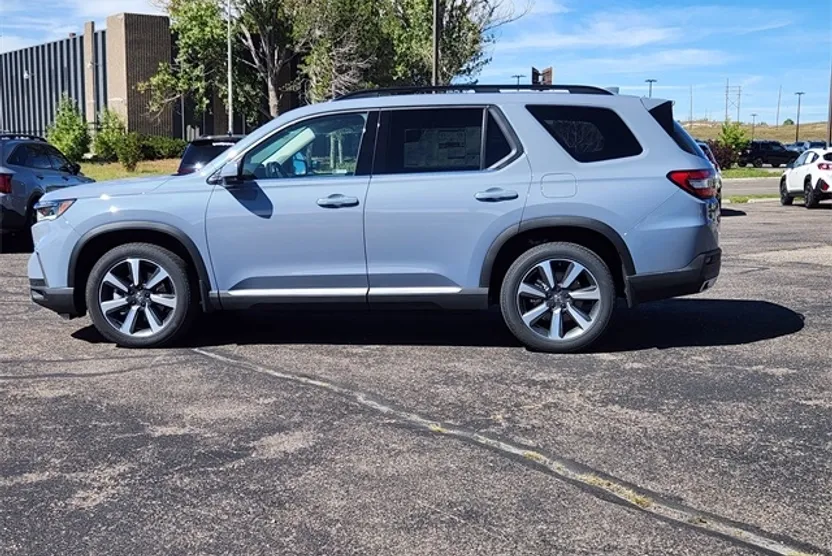 2025 Honda Pilot Elite photo 1