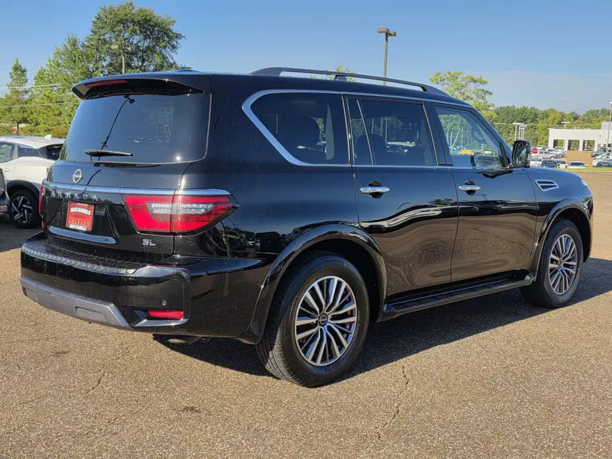 2023 Nissan Armada SL photo 1