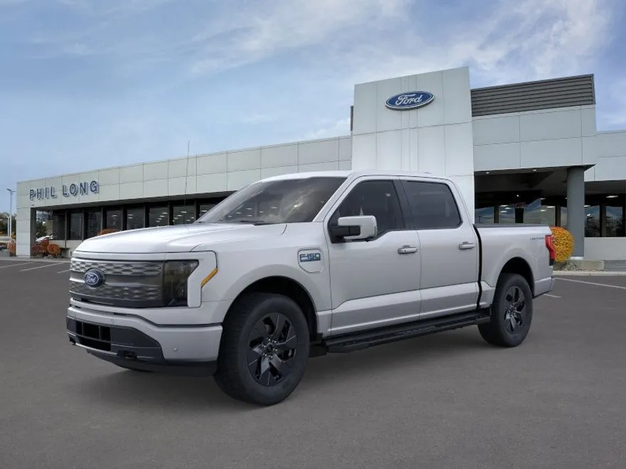 2025 Ford F-150 Lightning Lariat photo 1