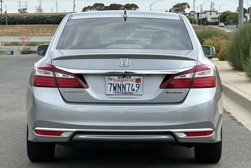2017 Honda Accord Hybrid photo 1