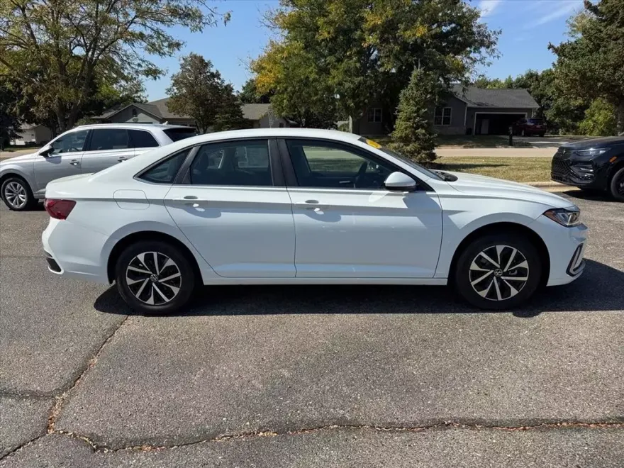2025 Volkswagen Jetta 1.5T S photo 1
