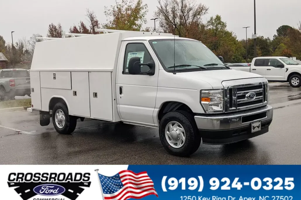 2025 Ford E-350 Base photo 1