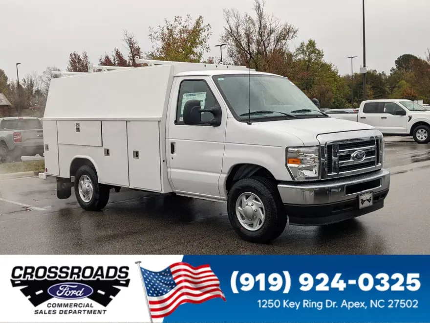 2025 Ford E-350 Base photo 1