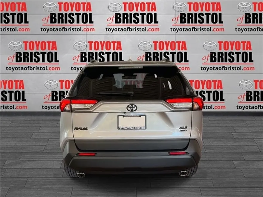 2025 Toyota RAV4 XLE photo 1