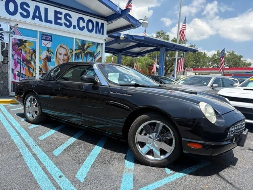 2002 Ford Thunderbird Deluxe photo 1