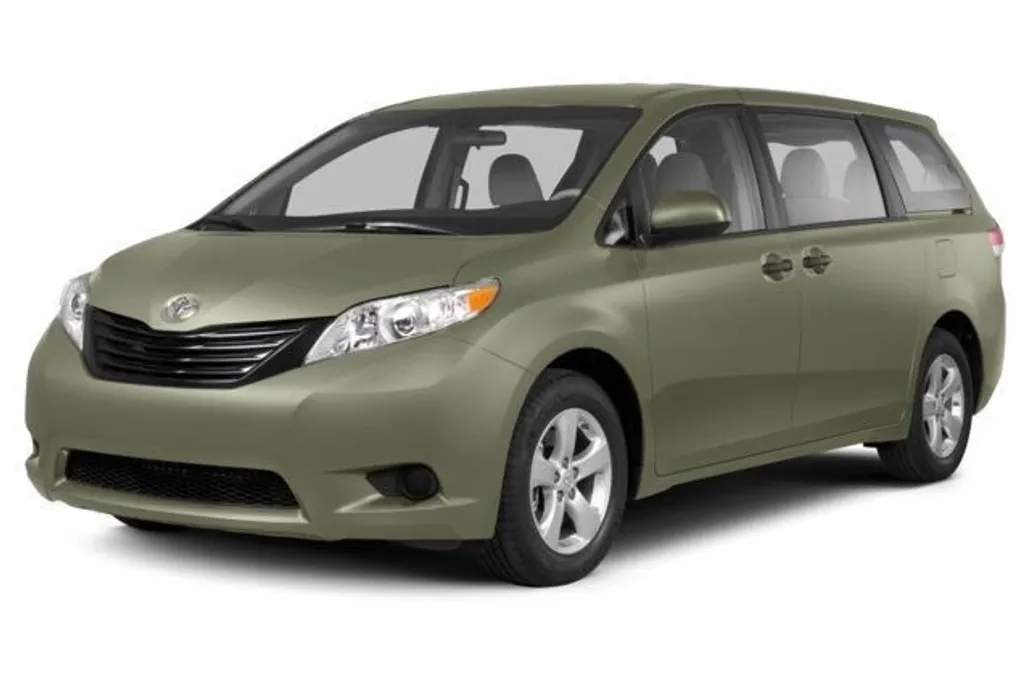 2013 Toyota Sienna LE photo 1