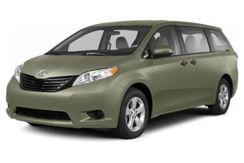 2013 Toyota Sienna LE photo 1