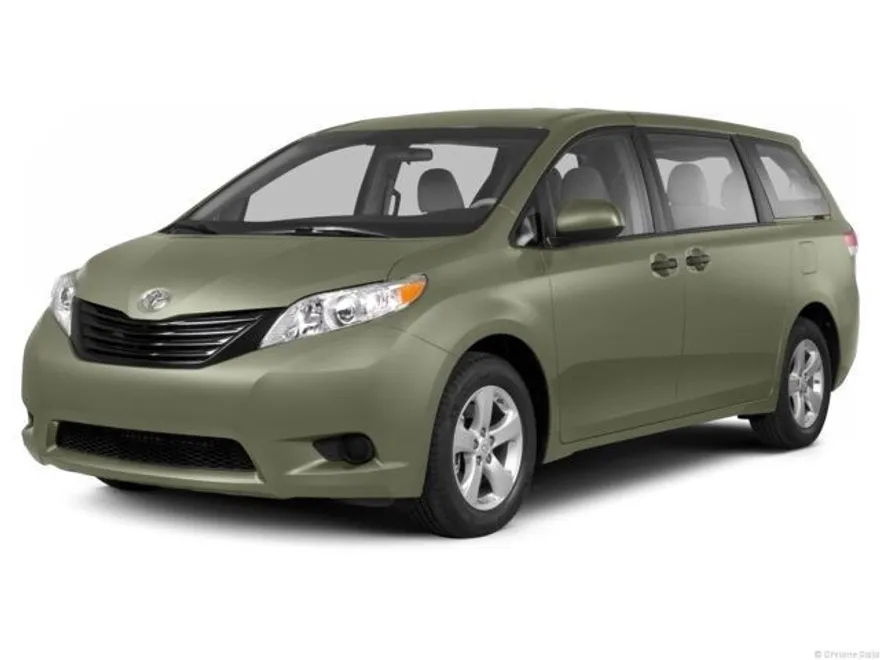 2013 Toyota Sienna LE photo 1
